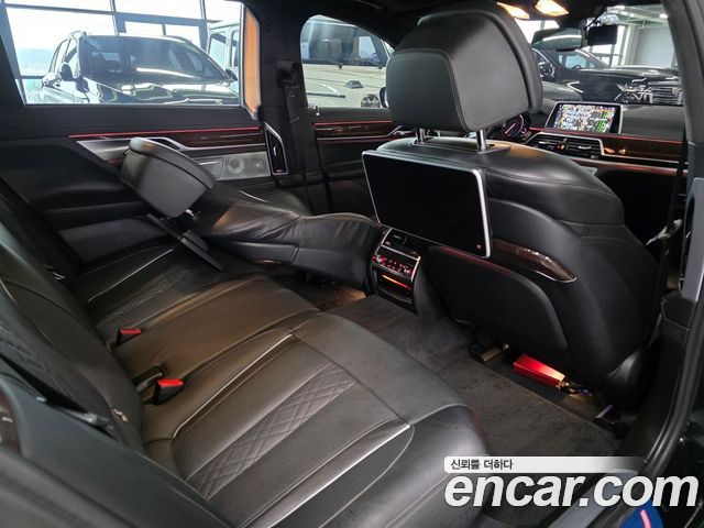 BMW 7-Series 750Li xDrive