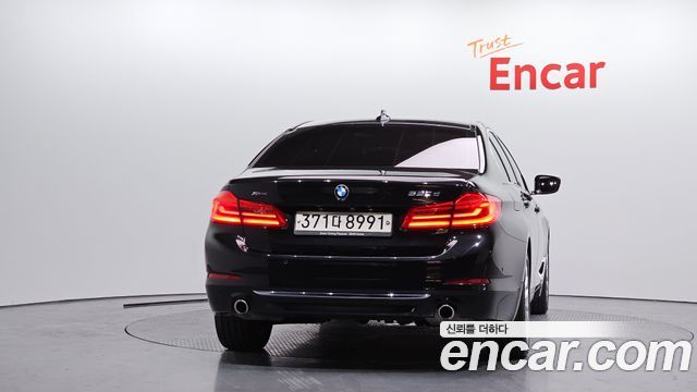 BMW 5-Series 520d xDrive Luxury Plus