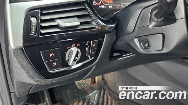 BMW 5-Series 520d xDrive Luxury Plus