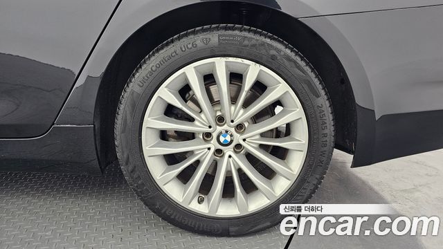 BMW 5-Series 520d xDrive Luxury Plus