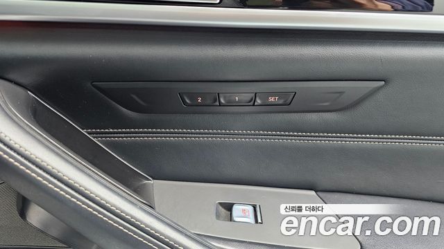 BMW 5-Series 520d xDrive Luxury Plus