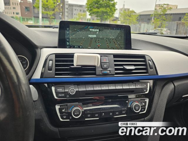 BMW 3-Series 330i M Sport