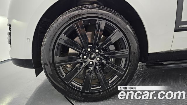 Land Rover Range Rover P530 Autobiography Long Wheel Base