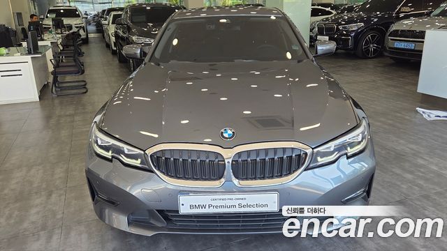 BMW 3-Series 320i