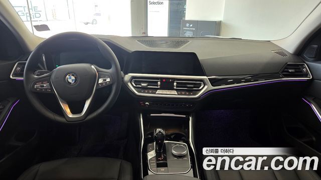 BMW 3-Series 320i