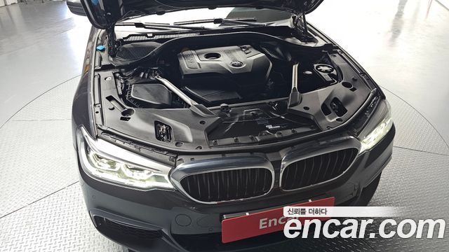 BMW 5-Series 530i M Sport Package Plus