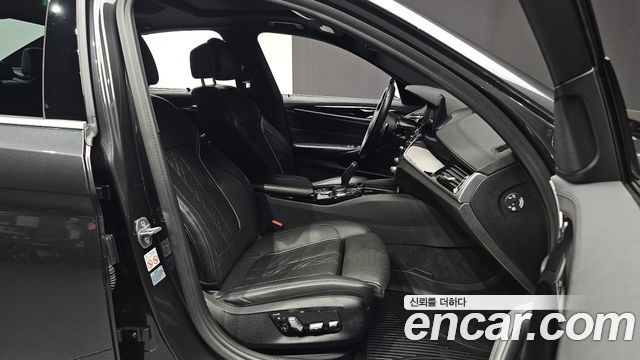 BMW 5-Series 530i M Sport Package Plus