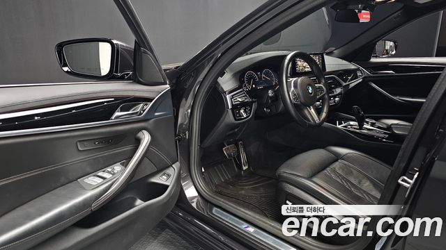 BMW 5-Series 530i M Sport Package Plus