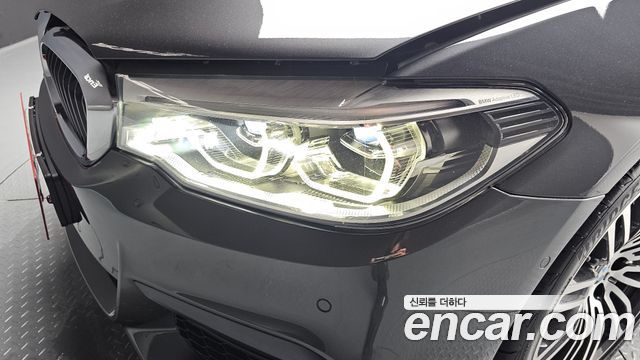BMW 5-Series 530i M Sport Package Plus