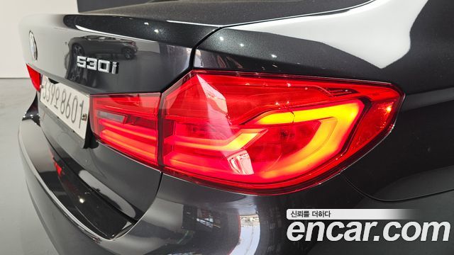 BMW 5-Series 530i M Sport Package Plus