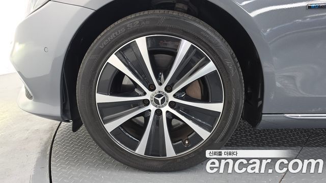 Mercedes-Benz E-Class E300e Exclusive