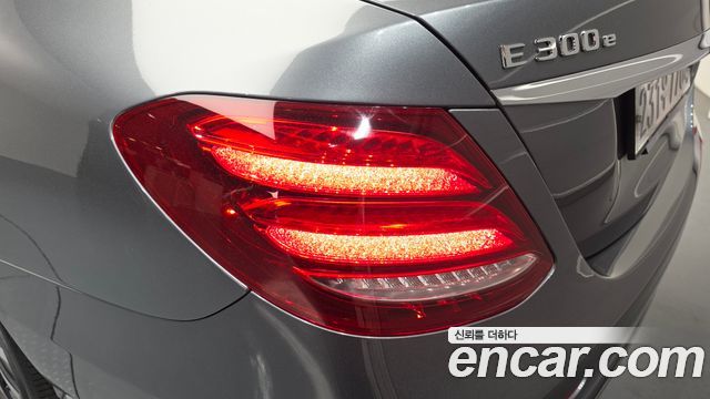 Mercedes-Benz E-Class E300e Exclusive