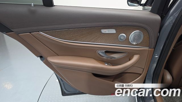 Mercedes-Benz E-Class E300e Exclusive