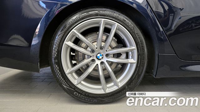 BMW 5-Series 520d xDrive M Sport Package Plus