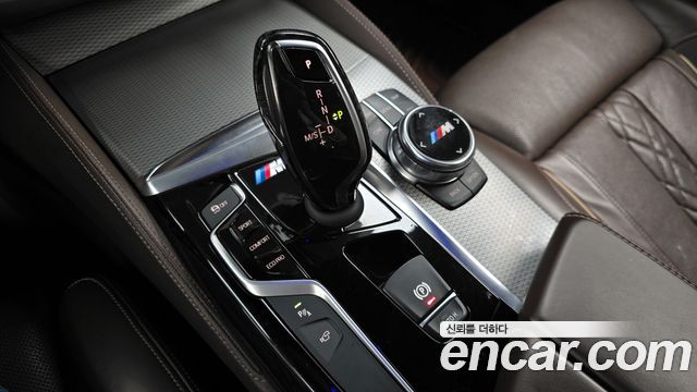 BMW 5-Series 520d xDrive M Sport Package Plus