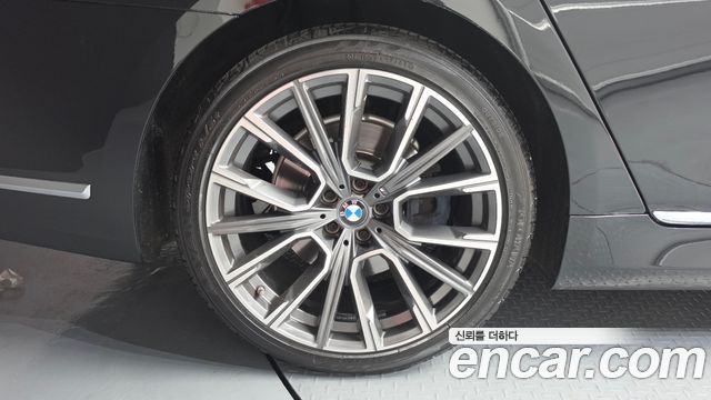 BMW 7-Series 740Li xDrive M Sport Package