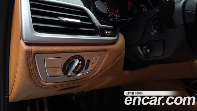 BMW 7-Series 740Li xDrive M Sport Package