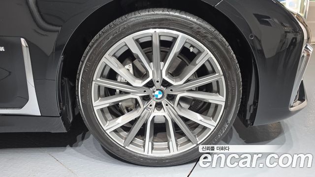 BMW 7-Series 740Li xDrive M Sport Package