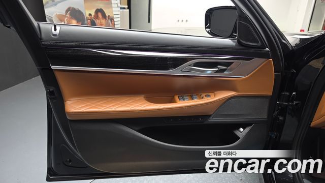 BMW 7-Series 740Li xDrive M Sport Package