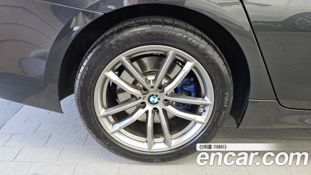 BMW 5-Series 530i xDrive M Sport Package