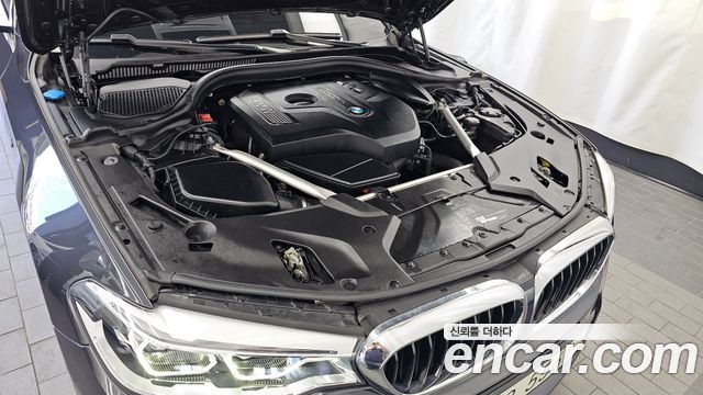 BMW 5-Series 530i xDrive M Sport Package