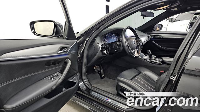 BMW 5-Series 530i xDrive M Sport Package