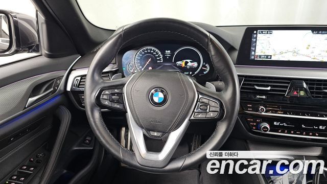 BMW 5-Series 530i xDrive M Sport Package