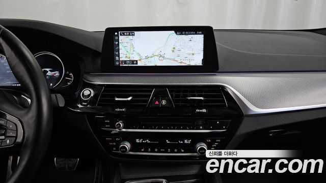 BMW 5-Series 530i xDrive M Sport Package