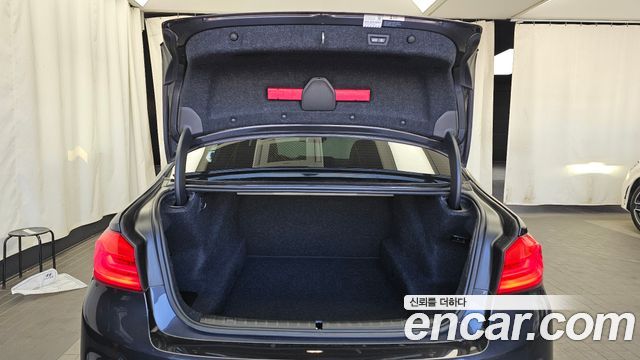 BMW 5-Series 530i xDrive M Sport Package