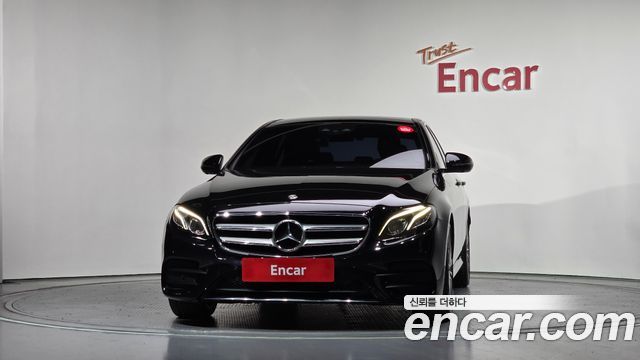 Mercedes-Benz E-Class E300 4MATIC AMG Line