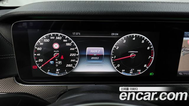 Mercedes-Benz E-Class E300 4MATIC AMG Line