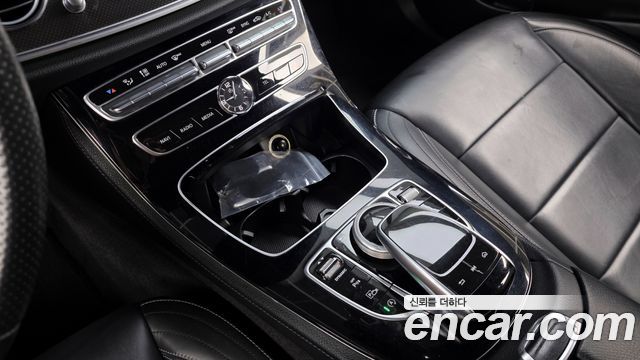 Mercedes-Benz E-Class E300 4MATIC AMG Line