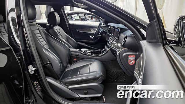 Mercedes-Benz E-Class E300 4MATIC AMG Line