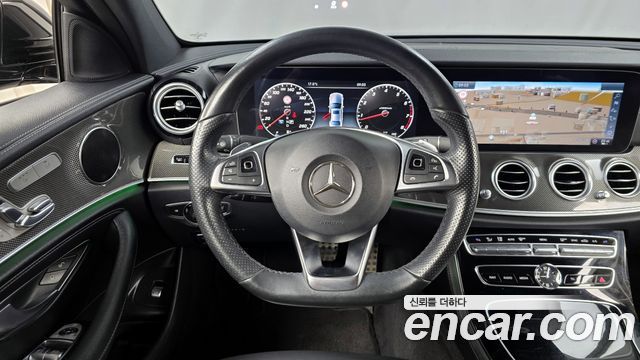 Mercedes-Benz E-Class E300 4MATIC AMG Line