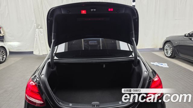 Mercedes-Benz E-Class E300 4MATIC AMG Line