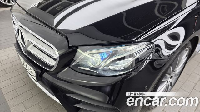 Mercedes-Benz E-Class E300 4MATIC AMG Line