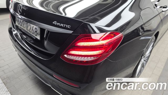 Mercedes-Benz E-Class E300 4MATIC AMG Line