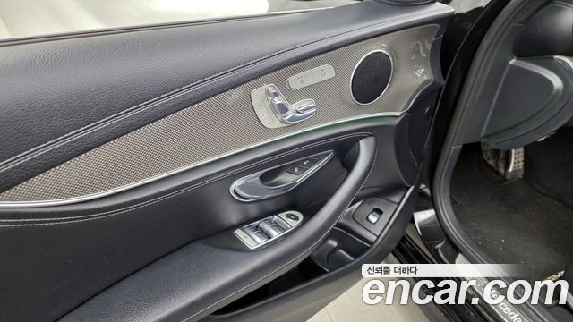 Mercedes-Benz E-Class E300 4MATIC AMG Line