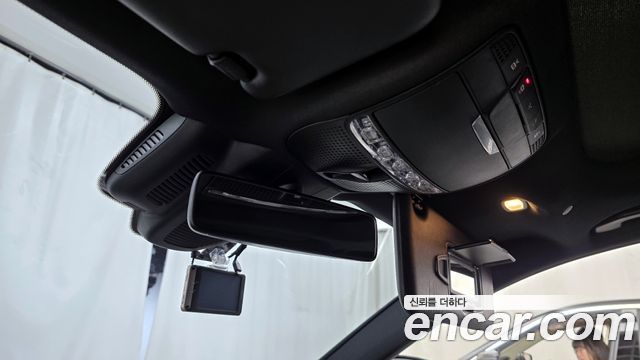Mercedes-Benz E-Class E300 4MATIC AMG Line