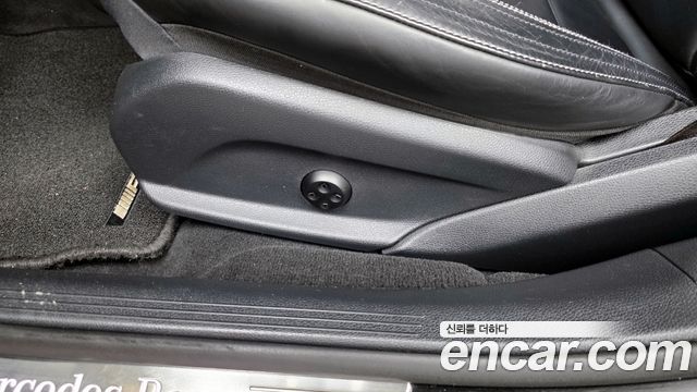 Mercedes-Benz E-Class E300 4MATIC AMG Line