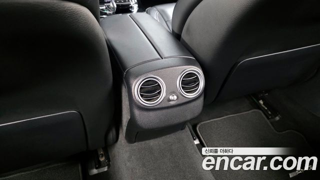 Mercedes-Benz E-Class E300 4MATIC AMG Line