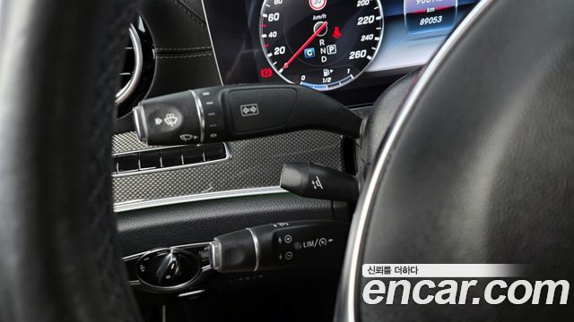 Mercedes-Benz E-Class E300 4MATIC AMG Line