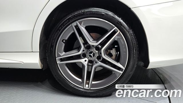 Mercedes-Benz C-Class C200 AMG Line