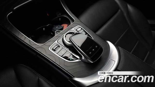 Mercedes-Benz C-Class C200 AMG Line