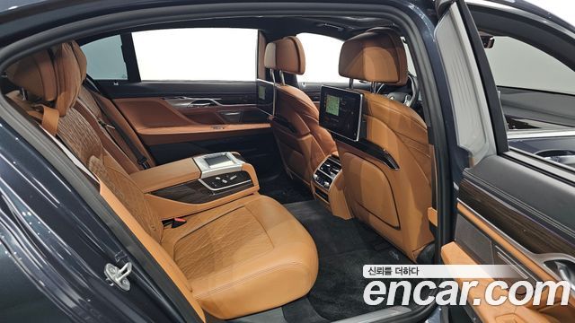 BMW 7-Series 730Ld xDrive Design Pure Excellence