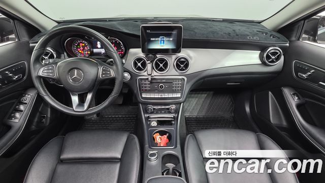 Mercedes-Benz GLA-Class GLA250 4MATIC
