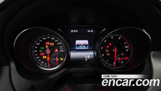 Mercedes-Benz GLA-Class GLA250 4MATIC