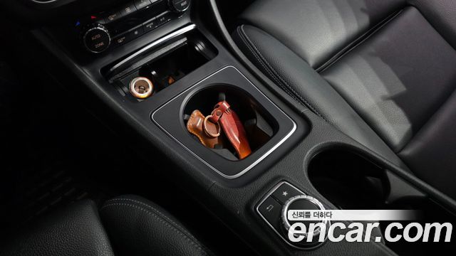 Mercedes-Benz GLA-Class GLA250 4MATIC