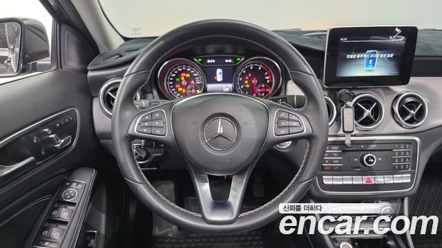 Mercedes-Benz GLA-Class GLA250 4MATIC