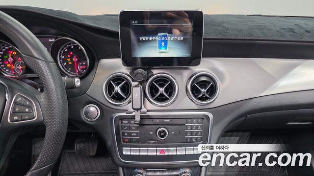 Mercedes-Benz GLA-Class GLA250 4MATIC